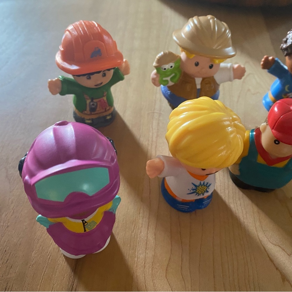 Fisher-Price Little People 17 Piece Assorted Figures Character Kids Toy Play Set - Picture 9 of 12
